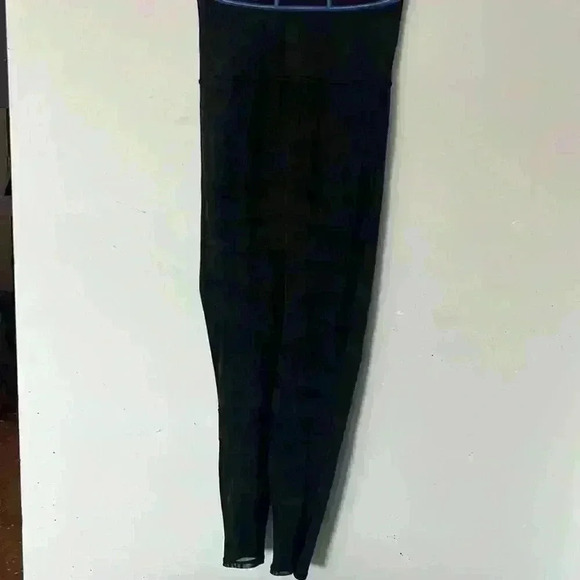 Lululemon Wunder Under Pant (Hi-Rise) *Tech Mesh 28"
Black - Picture 4 of 12